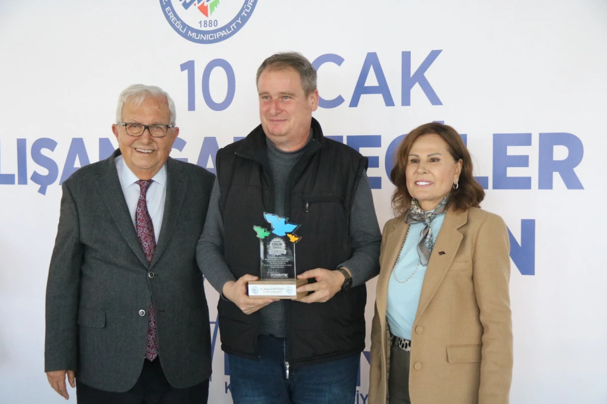 BAŞKAN POSBIYIK, 36 GAZETECİYE BASIN ONUR &Ouml;D&Uuml;L&Uuml; VERDİ  KDZ. EREĞLİ BELEDİYESİ, &Ccedil;ALIŞAN GAZETECİLER G&Uuml;N&Uuml;&rsquo;N&Uuml; KUTLADI