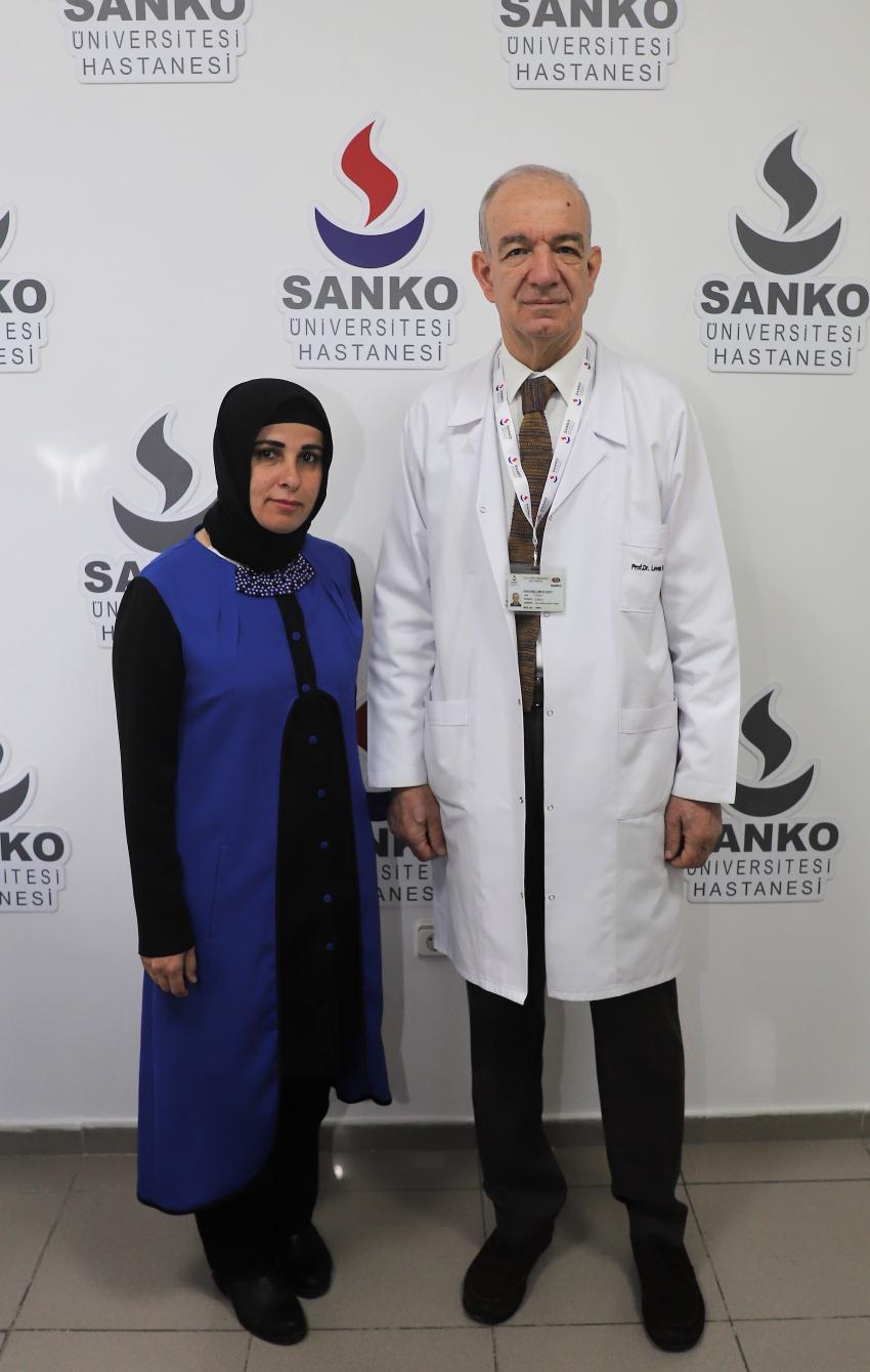 TIP LİTERAT&Uuml;R&Uuml;NDE ENDER G&Ouml;R&Uuml;LEN OLAY  - BOYUN FITIĞI AMELİYATINDA TAKILAN METALİK DİSKLER &Ouml;NCE YEMEK BORUSUNA, SONRA MİDEYE İNDİ