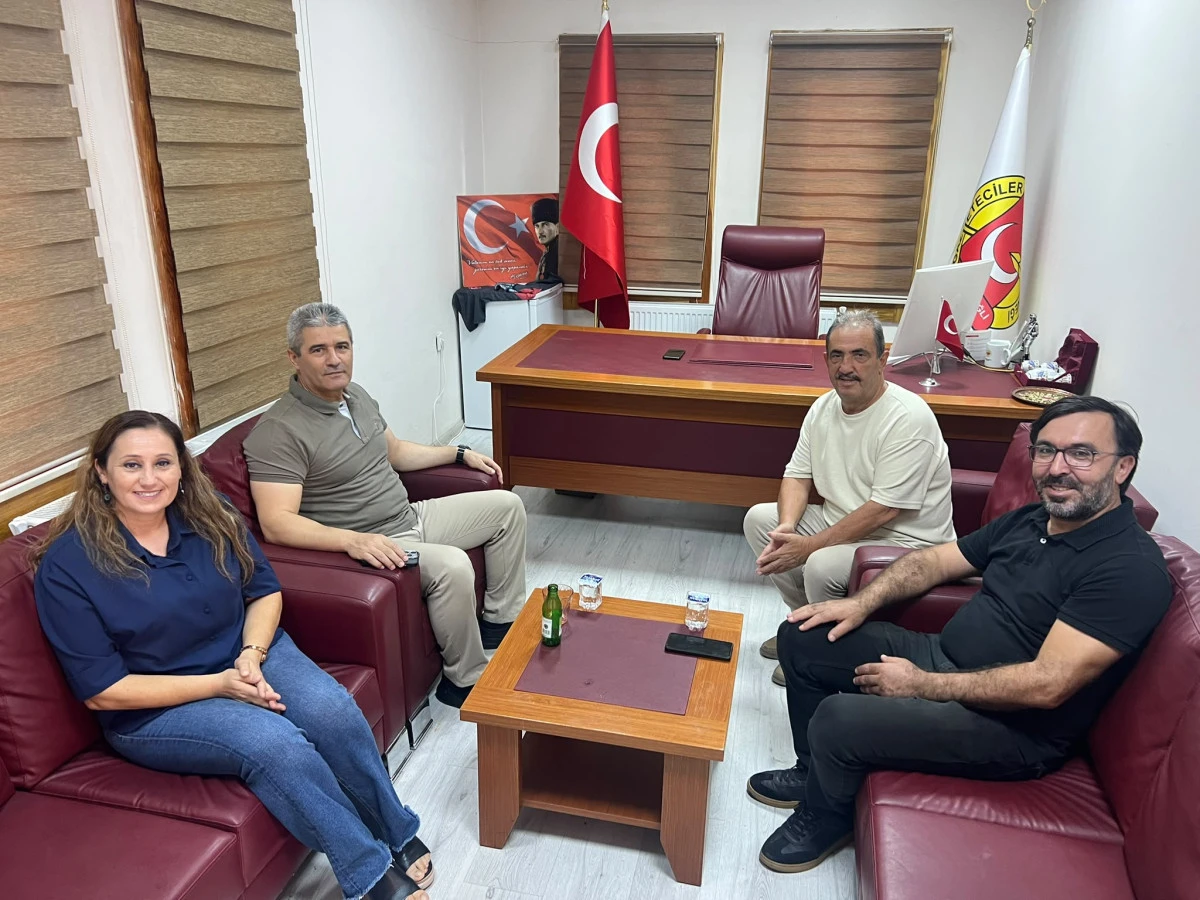 Hasan &Uuml;nl&uuml; Kdz. Ereğli Gazeteciler Derneği&rsquo;ne veda ziyaretinde bulundu.