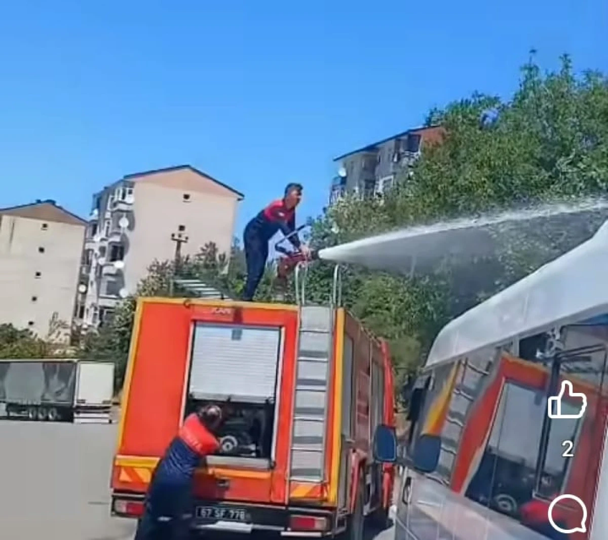 KARGA HEM KENDİNİ, HEM DE BİR DÖNÜM ARAZİYİ YAKTI..