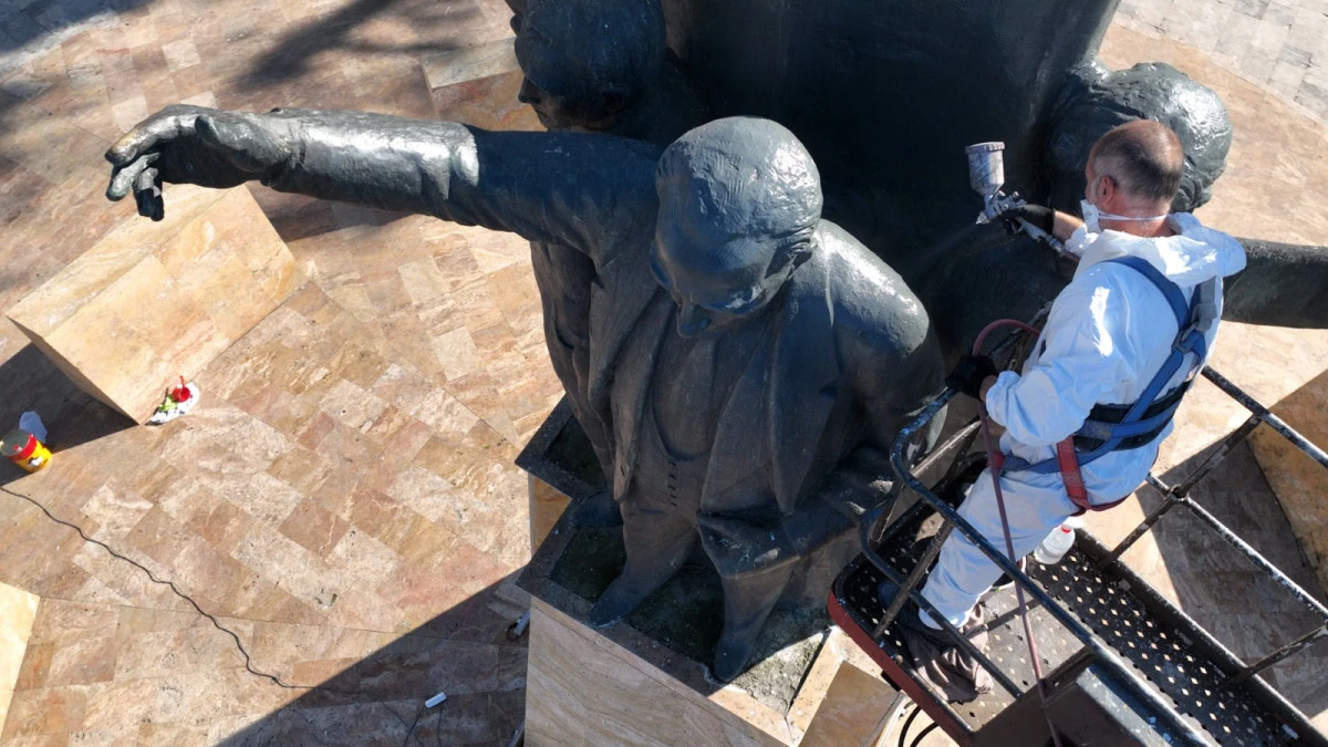 KDZ. EREĞLİ’DE ATATÜRK BÜSTLERİ VE ANITLAR TEMİZLENDİ