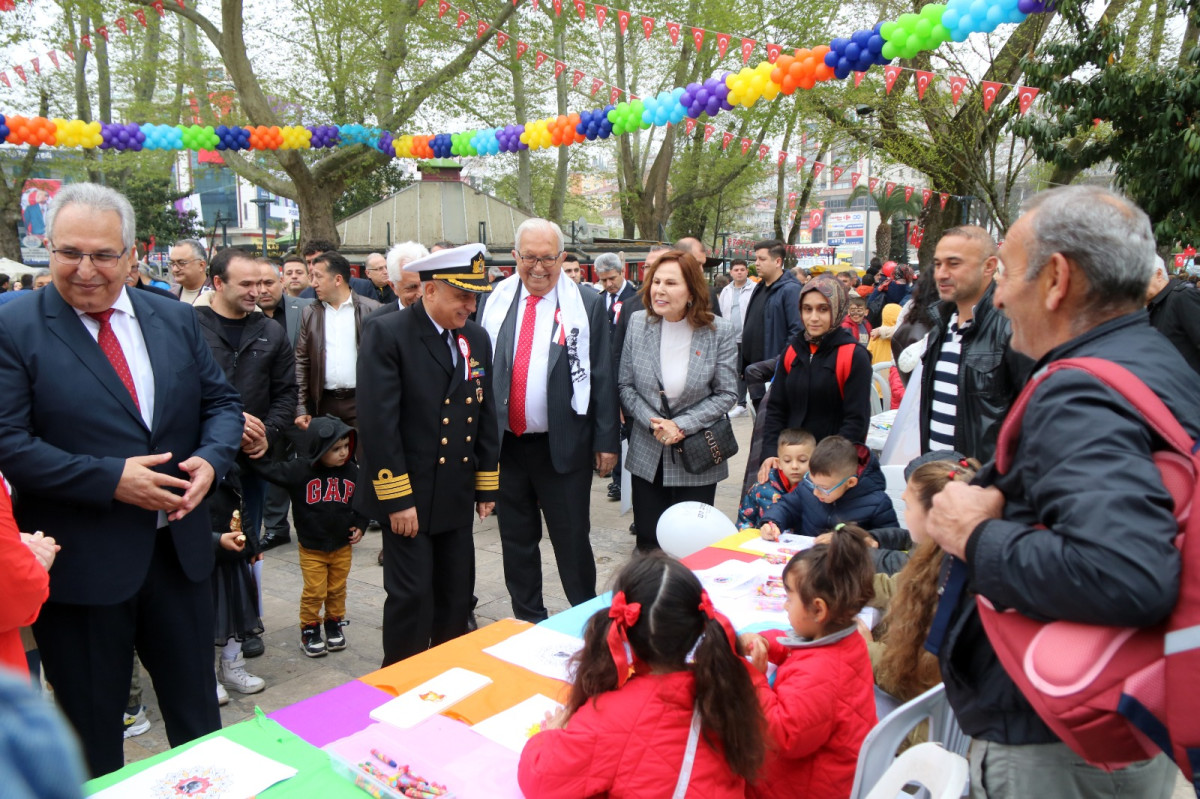 KDZ. EREĞLİ’DE ÇOCUKLAR DOYASIYA EĞLENDİ  BELEDİYENİN 23 NİSAN ÇOCUK ŞENLİĞİ YOĞUN İLGİ GÖRDÜ