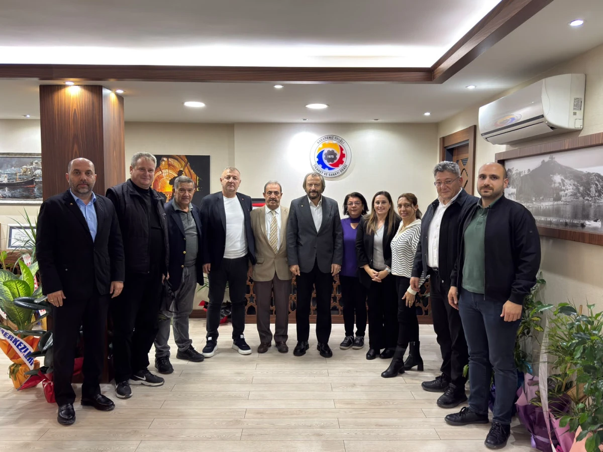 Kdz.Ereğli Gazeteciler Derneği, Kdz.Ereğli Ticaret ve Sanayi Odası&rsquo;na &lsquo;hayırlı olsun&rsquo; ziyaretinde bulundu.