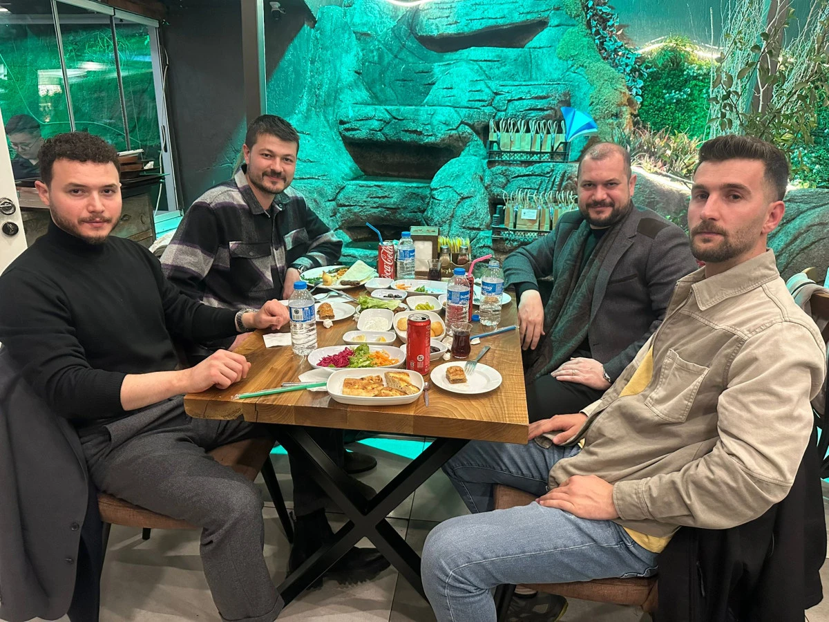 KDZ.EREĞLİ MİMARLAR ODASI 18.D&Ouml;NEM Y&Ouml;NETİMİ 50'DEN FAZLA &Uuml;YESİ VE AİLELERİ İLE  İFTARDA BULUŞTU.