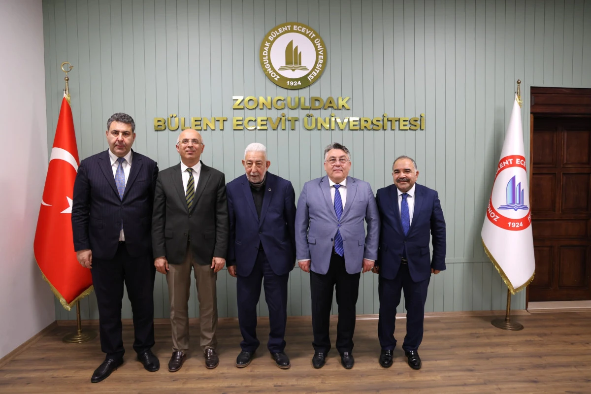 &Ouml;nceki D&ouml;nem Diyanet İşleri Başkanlarından Yılmaz ve İl M&uuml;ft&uuml;s&uuml; Demir&rsquo;den, Rekt&ouml;r &Ouml;z&ouml;l&ccedil;er&rsquo;e Ziyaret