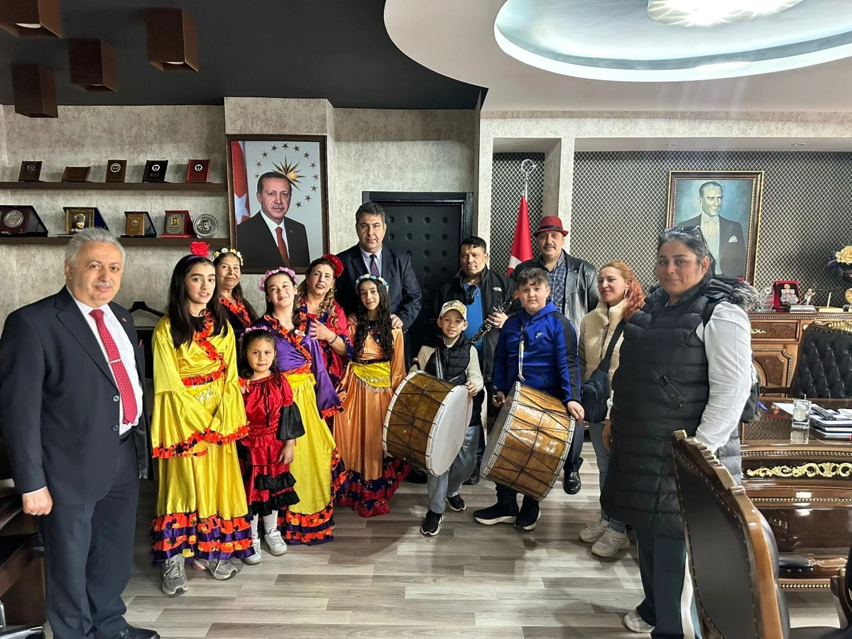 Roman vatandaşlardan Kaymakam Yılmaz&rsquo;a ziyaret