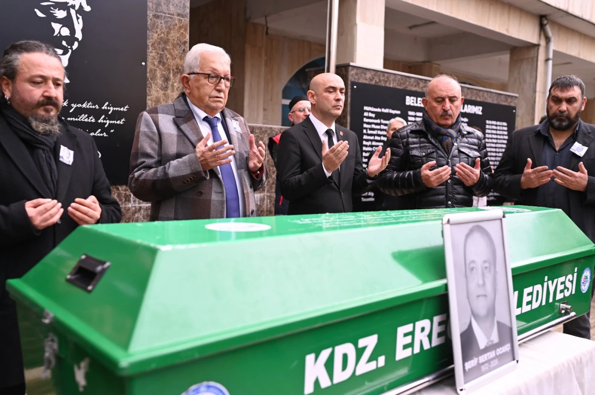 SERTAN OCAKCI İ&Ccedil;İN BELEDİYE &Ouml;N&Uuml;NDE T&Ouml;REN D&Uuml;ZENLENDİ