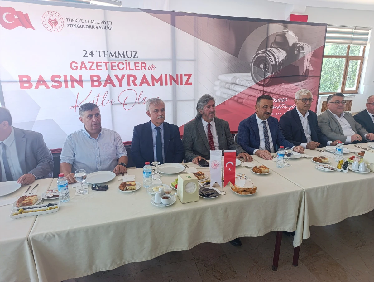 ZONGULDAK VALİLİĞİ’NDEN GAZETECİLERE ONUR KAHVALTISI